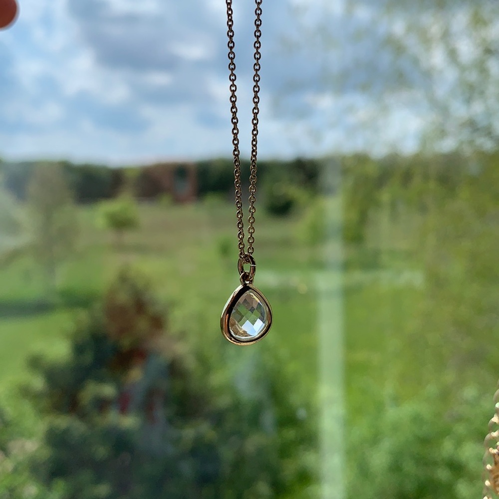 Tear Drop Pendant Necklace Gold